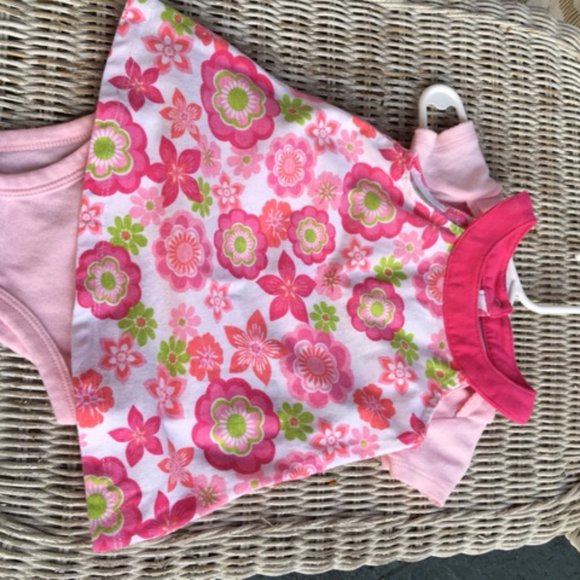Cute, Fushia Pink,& White, Flowered Tunic/Dress, EUC & Matching onesie 3-6mnths - Picture 5 of 7